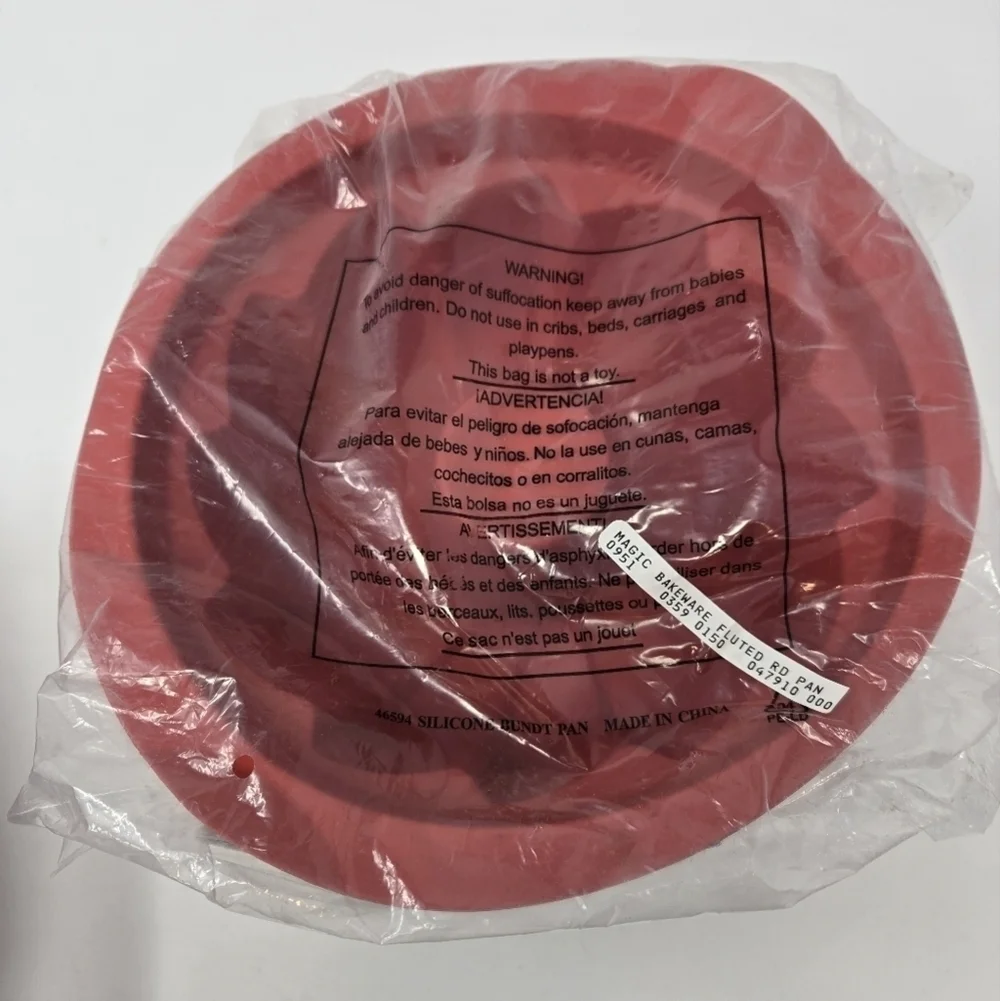 NOS TUPPERWARE MAGIC BAKEWARE SILICONE BAKING SET ROUND HEART BUNDT PAN SET OF 3